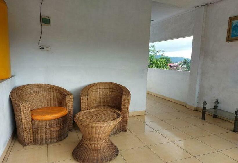 בית מלון כפרי Oyo 92041  Borneo