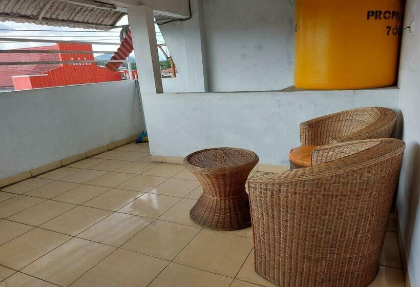 בית מלון כפרי Oyo 92041  Borneo