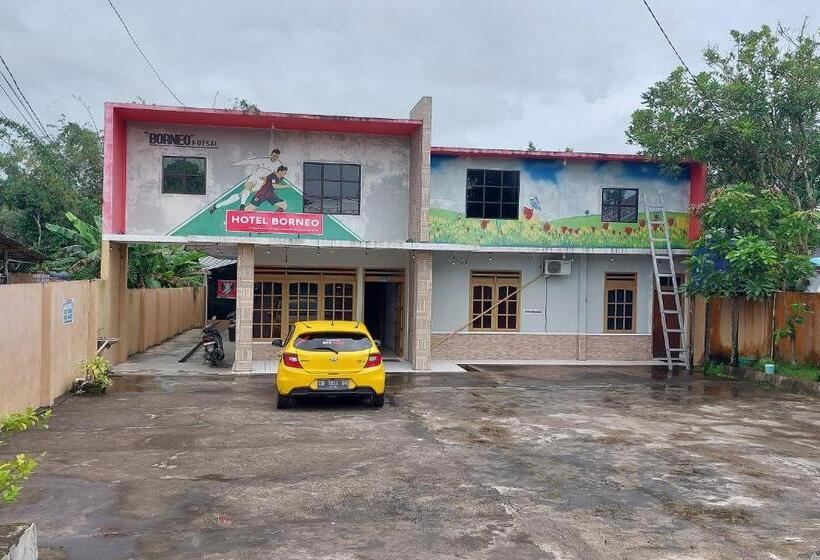 בית מלון כפרי Oyo 92041  Borneo