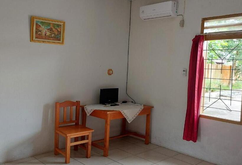 בית מלון כפרי Oyo 92041  Borneo