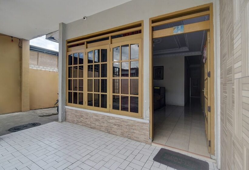 בית מלון כפרי Oyo 92041  Borneo