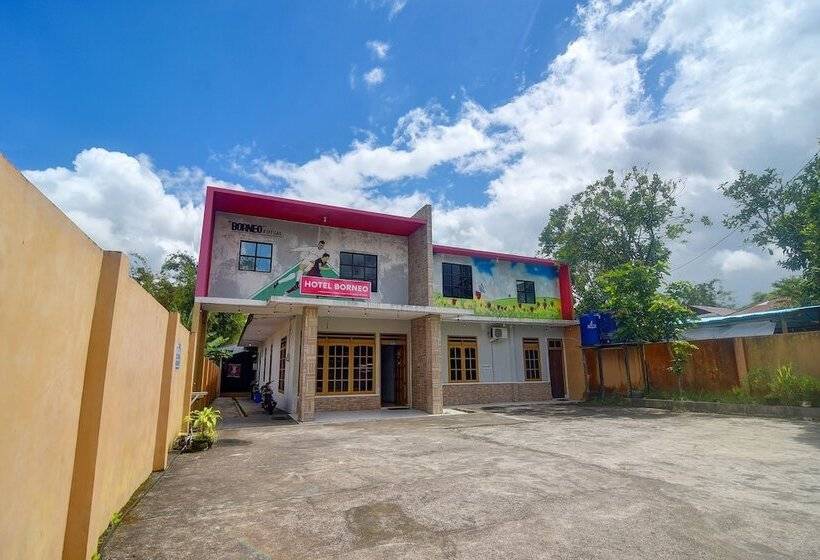 בית מלון כפרי Oyo 92041  Borneo