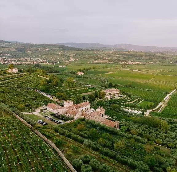 Hotelli Palazzo Montanari Art & Wine Luxury Apartments