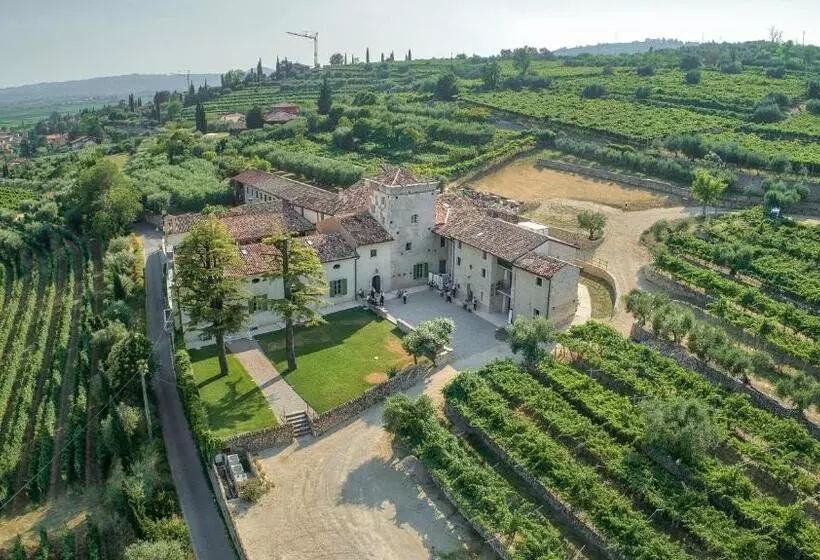 Hotelli Palazzo Montanari Art & Wine Luxury Apartments