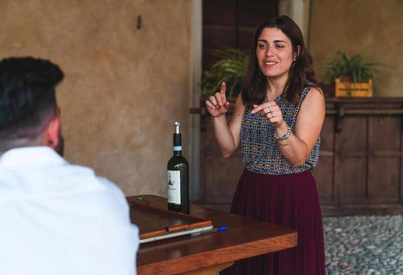 酒店 Palazzo Montanari Art & Wine Luxury Apartments