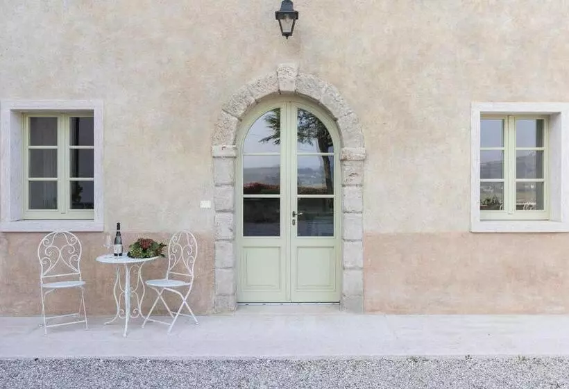 Hotelli Palazzo Montanari Art & Wine Luxury Apartments