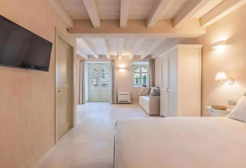 Hotelli Palazzo Montanari Art & Wine Luxury Apartments