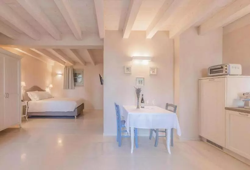 Hotelli Palazzo Montanari Art & Wine Luxury Apartments