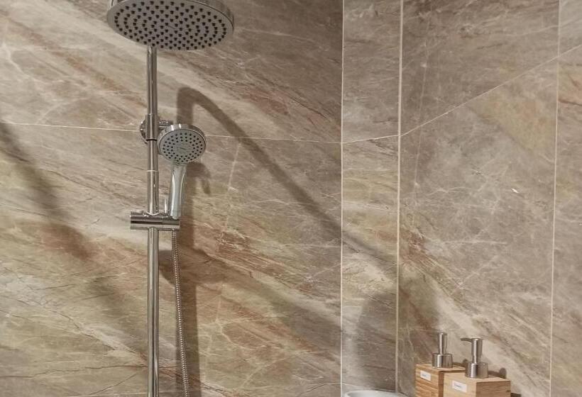 בית מלון כפרי Watuduya Resort By The Lavana