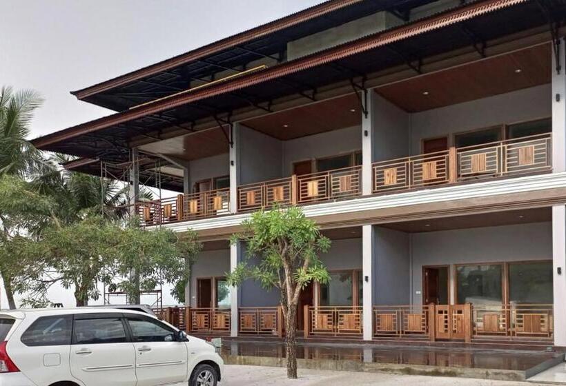 בית מלון כפרי Watuduya Resort By The Lavana