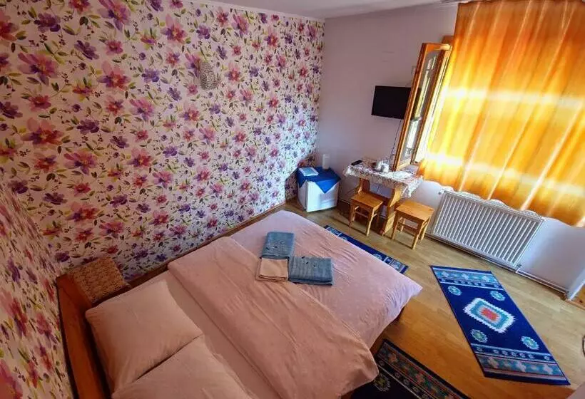 پانسیون Casa Lav