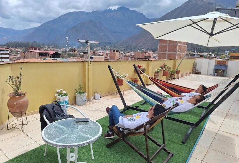 بنسيون Chaska Valle Inn