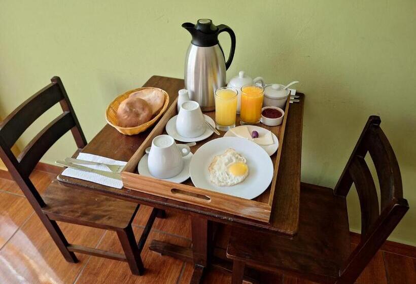 بنسيون Chaska Valle Inn