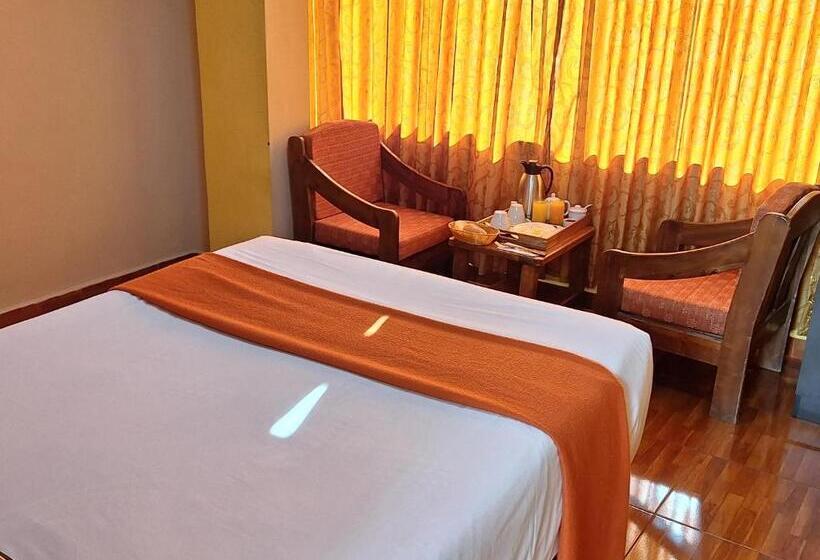 بنسيون Chaska Valle Inn