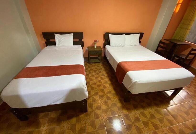 بنسيون Chaska Valle Inn