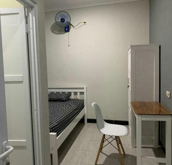 بنسيون Kost Pelangi