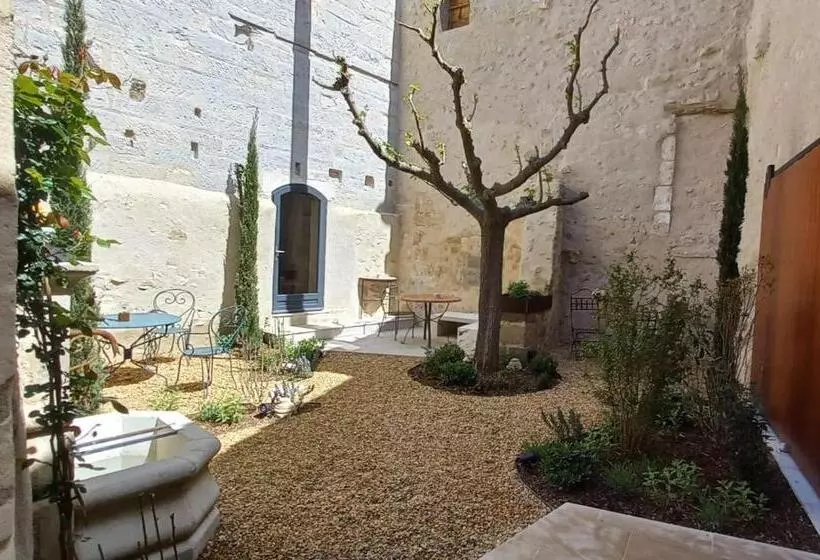 Majatalo La Casa De Boulbon