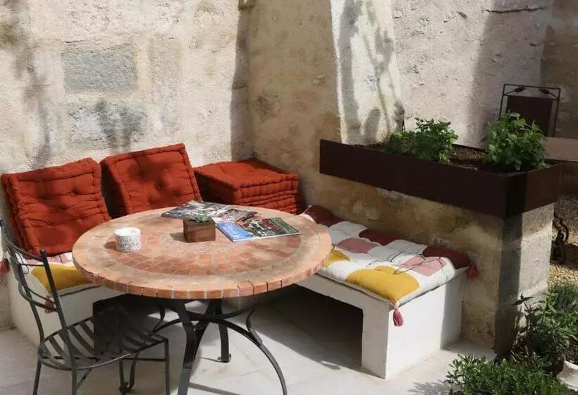 Majatalo La Casa De Boulbon