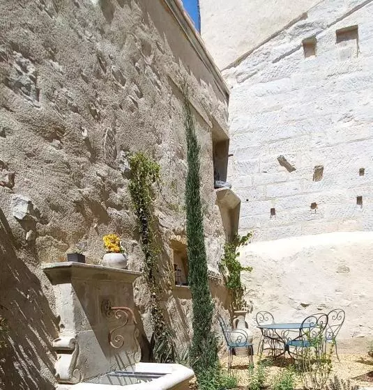 Majatalo La Casa De Boulbon