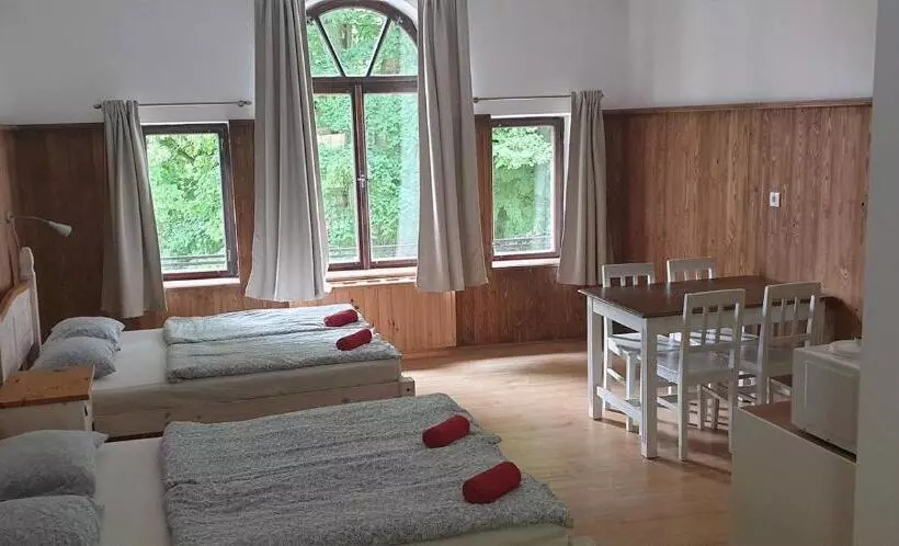 ペンション Penzion A Restaurace U Báby šubrový