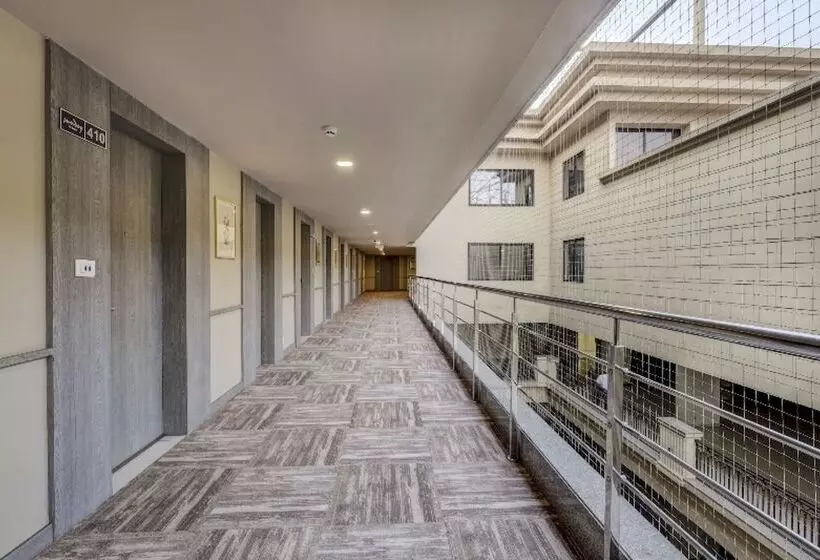 Sunday Hotel Vadodara