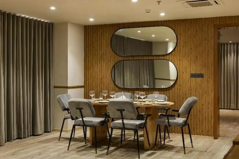 Sunday Hotel Vadodara