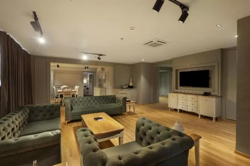 Sunday Hotel Vadodara