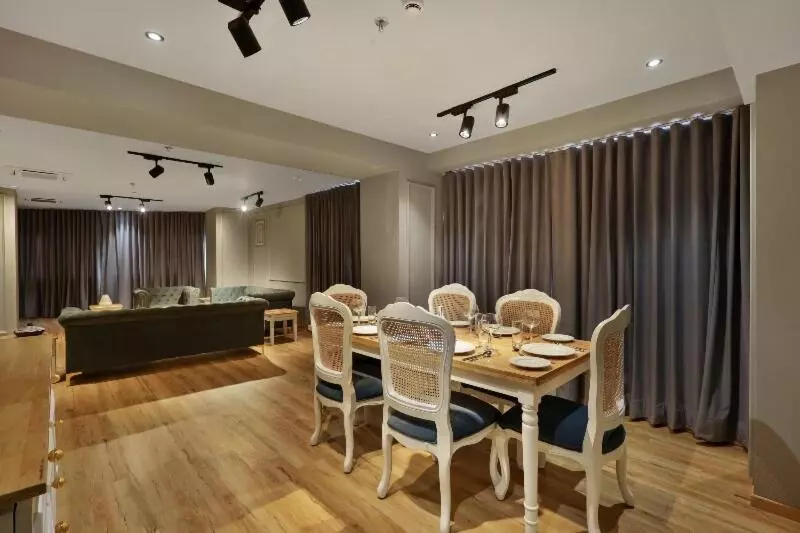 Sunday Hotel Vadodara