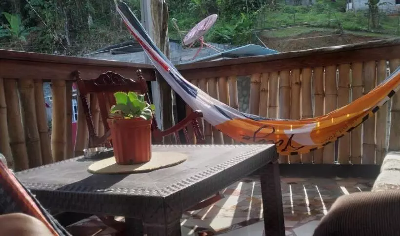 ユースホステル Hostal Portobelo