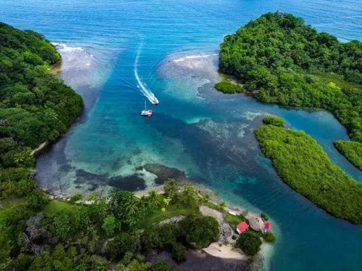 ユースホステル Hostal Portobelo
