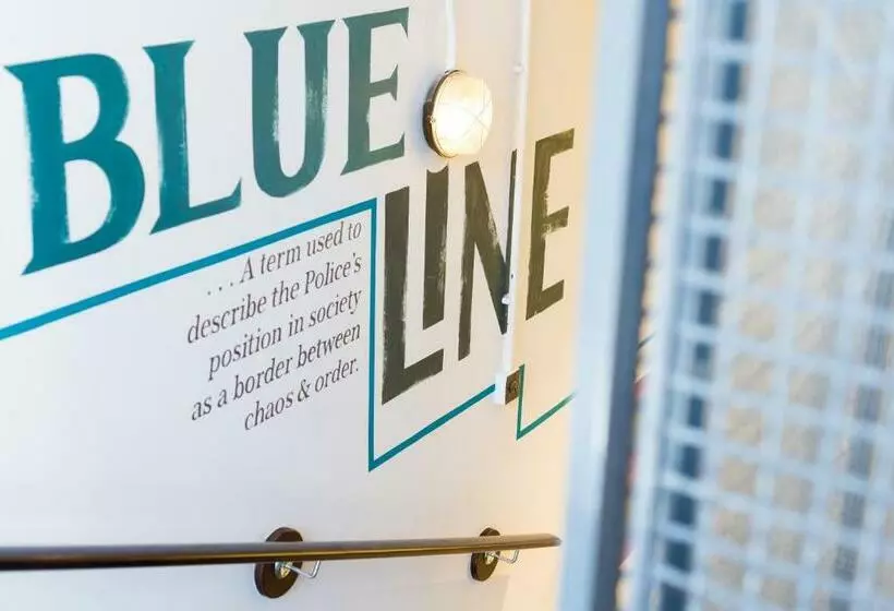 Retkeilymaja The Bristol Wing