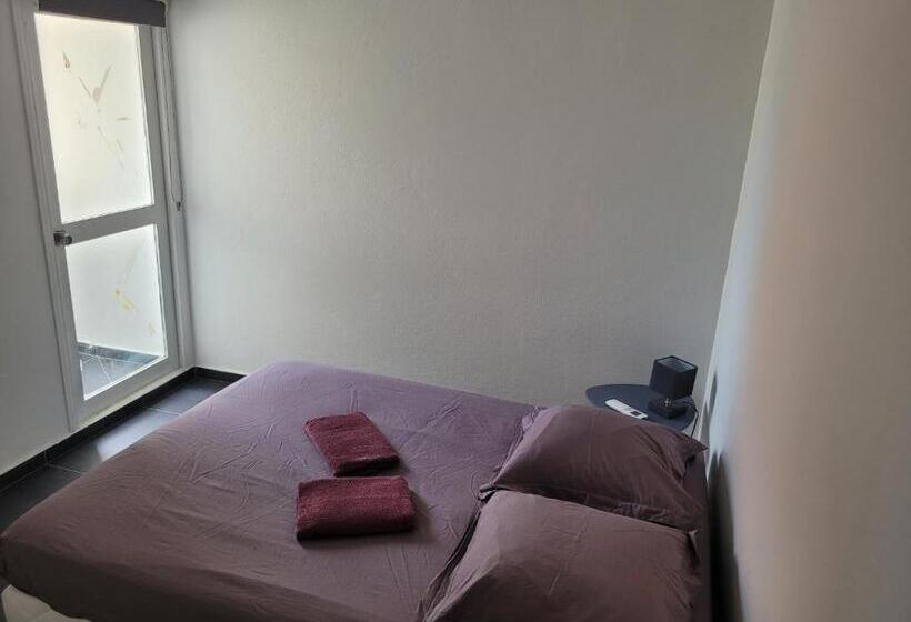 تختخواب و صبحانه Le 9ème étage Du Bonheur