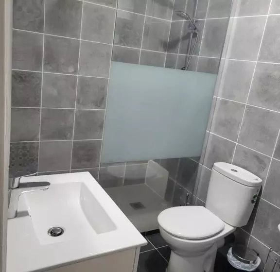 تختخواب و صبحانه Le 9ème étage Du Bonheur