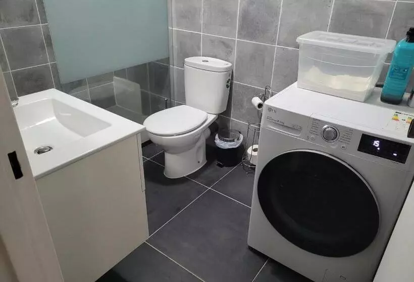 تختخواب و صبحانه Le 9ème étage Du Bonheur