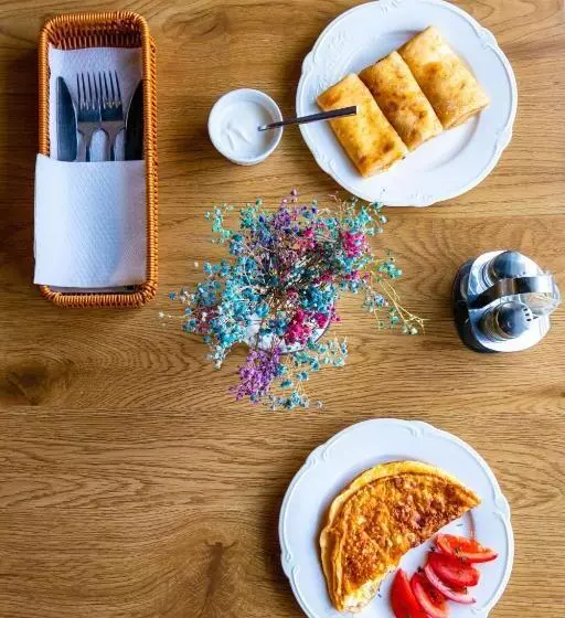 Garda   Breakfast Included In The Price Restaurant Free Parking Mountain View Kitchen In The Apartme