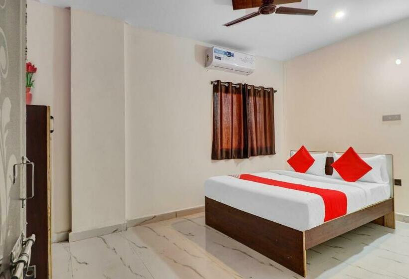 ホテル Flagship Sairam Residency