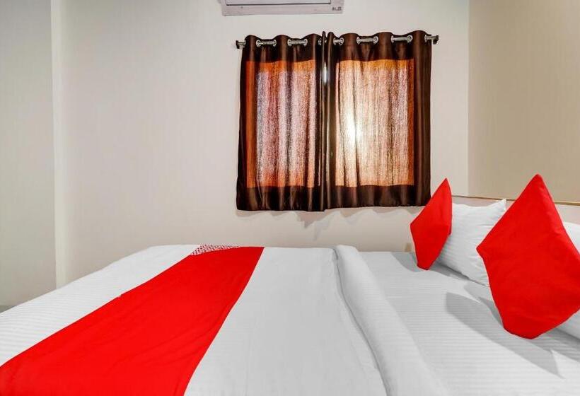 ホテル Flagship Sairam Residency