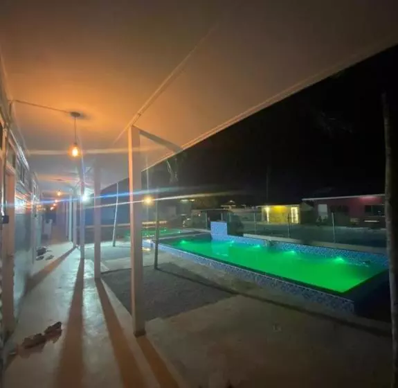 Hotelli Green Forest  Resort