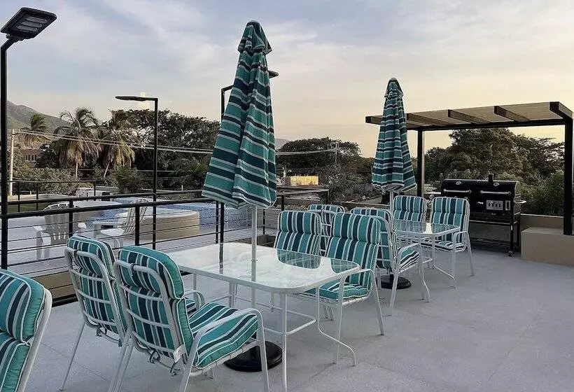 ホテル Oasis Tropical