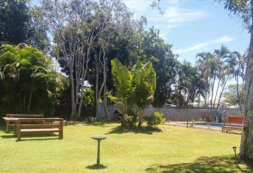 Motelli Bargara Beach Motor Inn Budget Accommodation Pet Friendly On Application