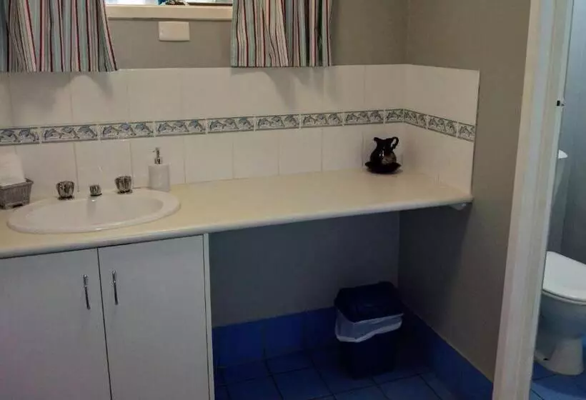 Motelli Bargara Beach Motor Inn Budget Accommodation Pet Friendly On Application