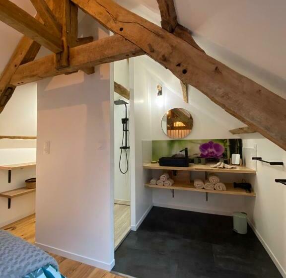 膳宿费 A La Mémoire De Merlin