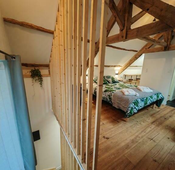 膳宿费 A La Mémoire De Merlin