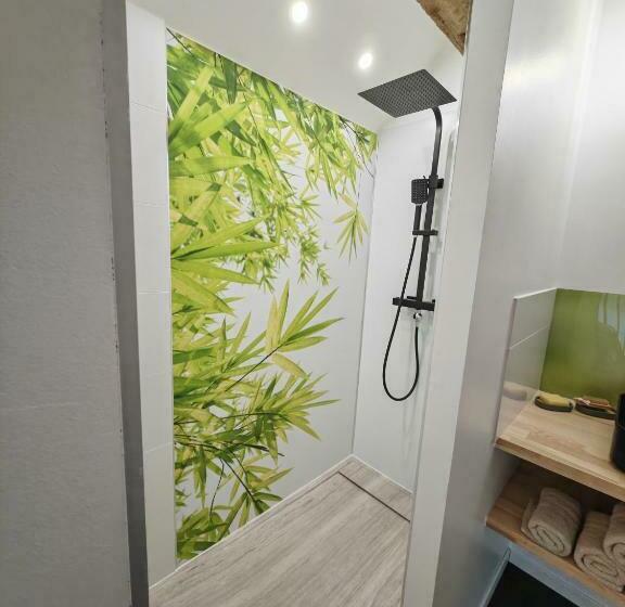 膳宿费 A La Mémoire De Merlin