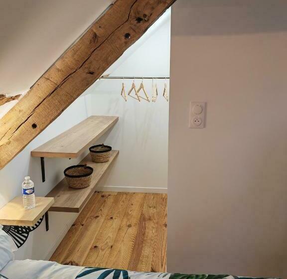 膳宿费 A La Mémoire De Merlin