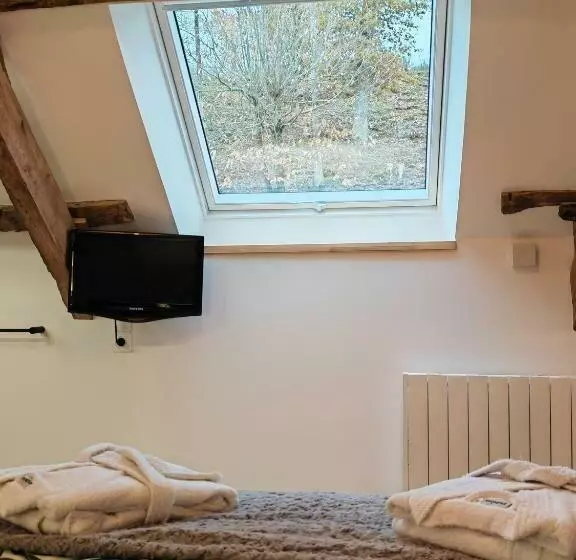 Majatalo A La Mémoire De Merlin