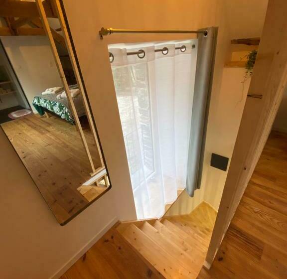 膳宿费 A La Mémoire De Merlin