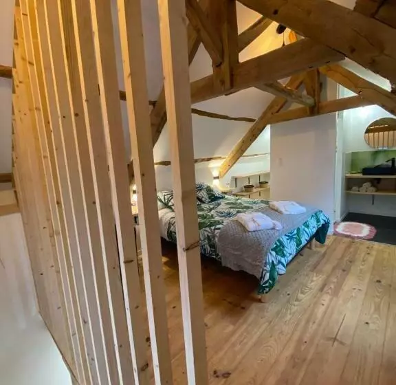 Majatalo A La Mémoire De Merlin