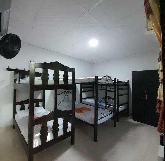 پانسیون Hostal Villa Del Río Las Brisas