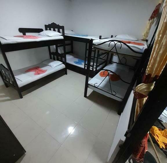 پانسیون Hostal Villa Del Río Las Brisas